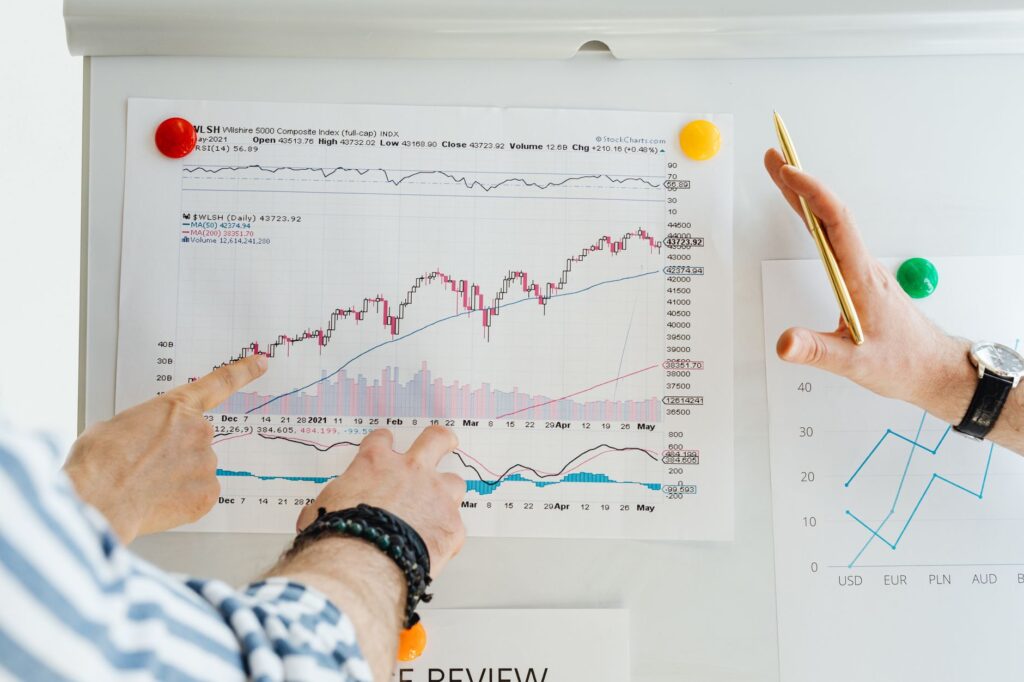 ETF et effet ancrage : pourquoi tu investis au mauvais prix